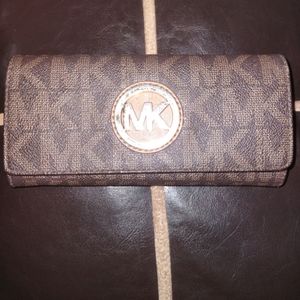 Michael Kors Signature Wallet